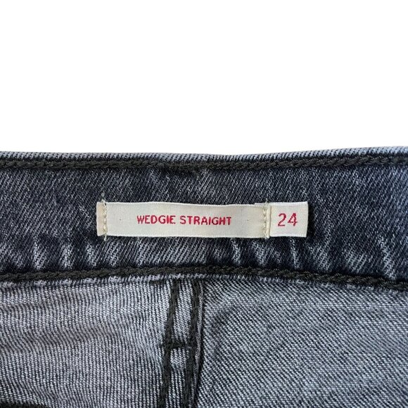 Levi's Premium Wedgie Straight Jeans Women's Size 24x26 Crop Legs Button Fly - Picture 2 of 8